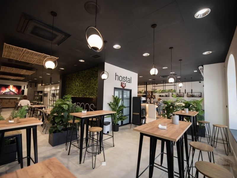 NEGOCIO FAMILIAR DESAYUNOS DESDE LAS 6 Y 30